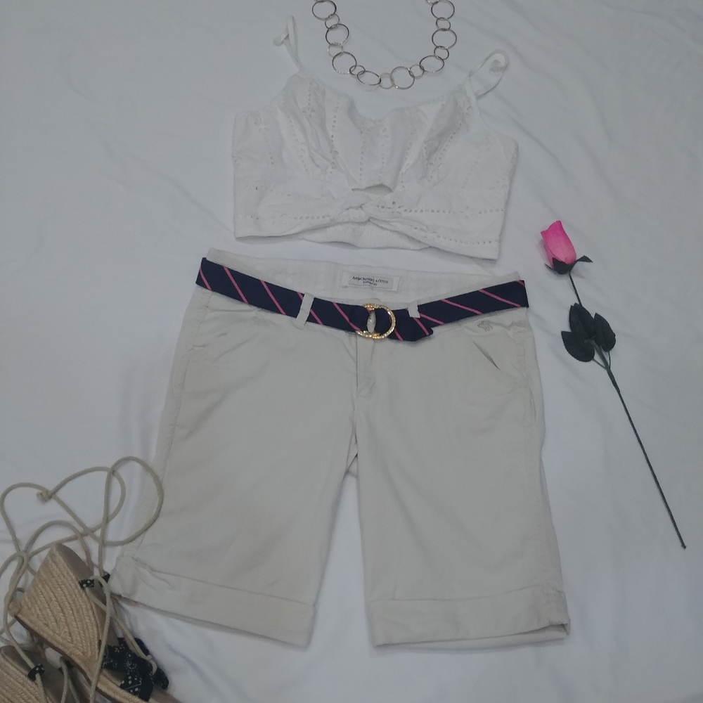 Abercrombie and Fitch Bermuda shorts light khaki 6